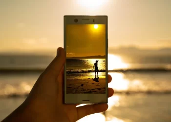 Homem que foi flagrado fazendo sexo em praia é afastado de concurso de delegado