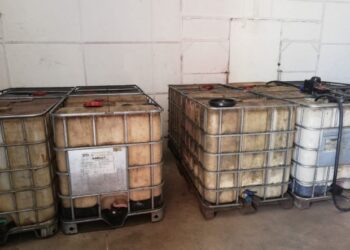 Fábrica de cachaça é fechada por reutilizar tanques de fertilizantes em MG