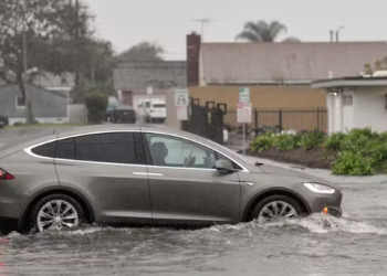 Furacão Milton: Carros elétricos podem virar pesadelo em áreas atingidas