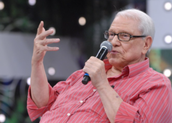 Ary Toledo morre aos 87 anos; humorista começou carreira na música