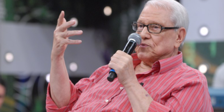 Ary Toledo morre aos 87 anos; humorista começou carreira na música