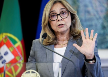 A beira de um colapso: 94% dos centros de saúde de Portugal registram falta de material. Ministra da Saúde admite dificuldades