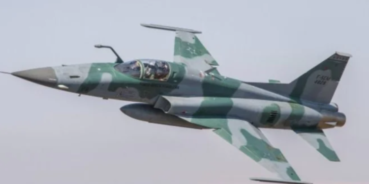 Avião da FAB cai na Grande Natal; piloto ejetou antes do acidente