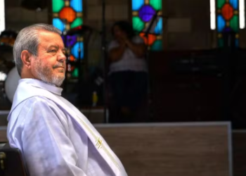 Padre de 77 anos é preso por abusar de cerca de 50 crianças em Minas Gerais