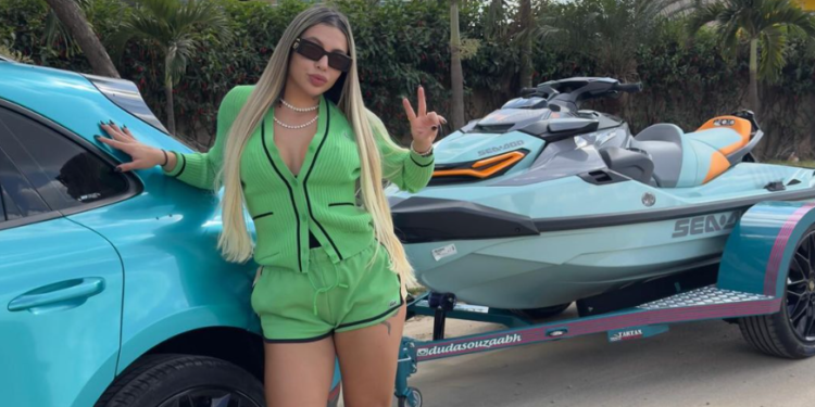 Influenciadora Eduarda Souza que ostenta vida luxuosa na internet é alvo de operação policial em BH