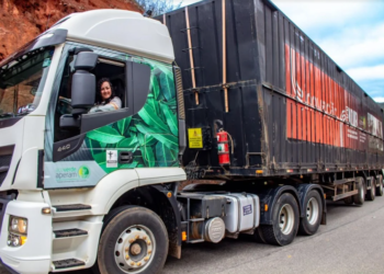 Mulher no volante. Inscrições para o projeto Mulheres Motoristas já estão abertas. Veja como se inscrever