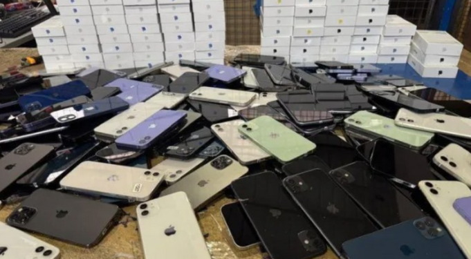 Leilão da Receita Federal tem iPhone por R$ 350 e bons carros por R$ 7,2 mil