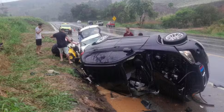 Acidente na BR 116 em Santa Bárbara do Leste vitimou três pessoas