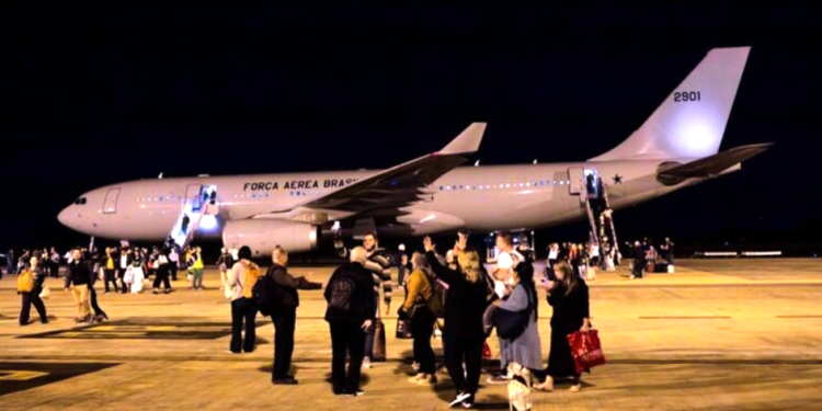 Conflito no Oriente Médio faz Brasil resgatar mais 239 brasileiros do Líbano