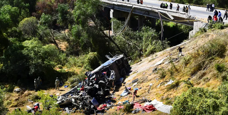 Acidente com ônibus mata 19 pessoas no México