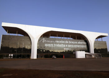 Minas Gerais recebe de braços abertos e capacita imigrantes com vários cursos gratuitos