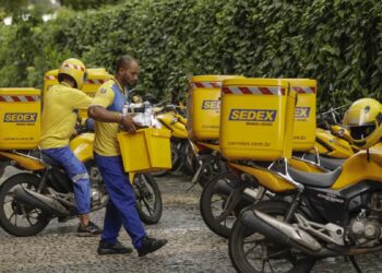 Concurso dos Correios, com salários de até R$ 6.872, terá provas em dezembro; saiba mais