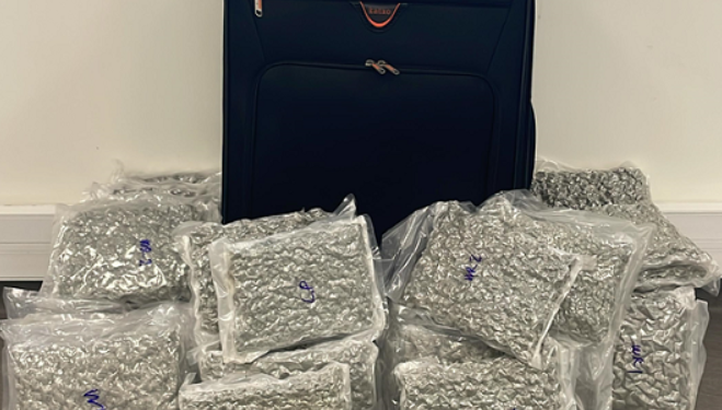 Polícia Judiciária detém dois cidadãos asiáticos com bagagem recheada de drogas