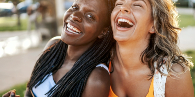 Ranking mundial da felicidade mostra que BRASILEIROS são as pessoas mais felizes do mundo. “Nunca vi um brasileiro com cara de C***””