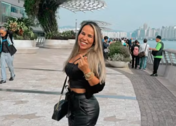 Mulher de 40 anos é morta a tiros pelo ex-marido na 25 de Março, rua pública de comercio em São Paulo mas conhecida do Brasil