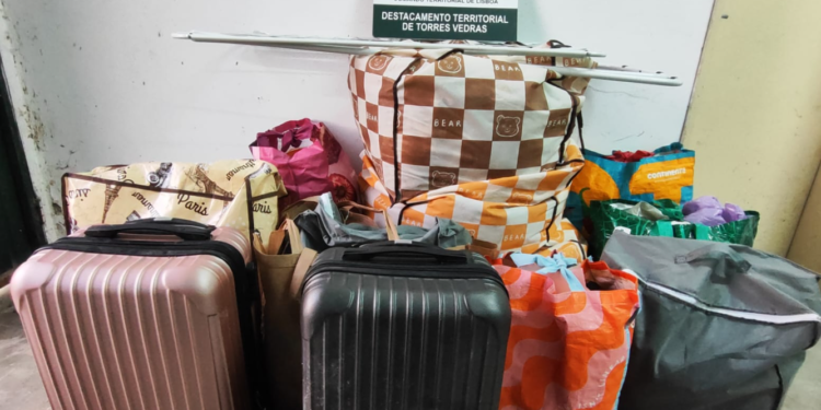 Homem de 50 anos enganava pessoas falando que era ex-militar da GNR em Torres Vedras