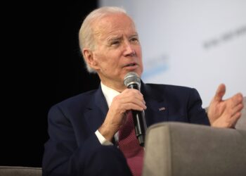 Biden vai se reunir com indígenas e lideranças na Floresta Amazônica