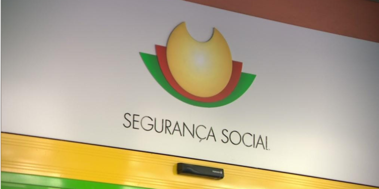 Ministério Público acusa técnica da Segurança Social por desvio de quase 28 mil euros de subsídios de desemprego que tinha de ser pago a dois beneficiários imigrantes