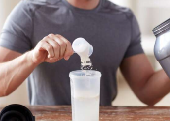 Creatina falsificada é alvo de fiscalização em plataformas digitais