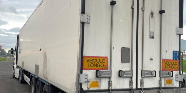 GNR detém homem de 57 anos por falsificação de matrícula de pesados