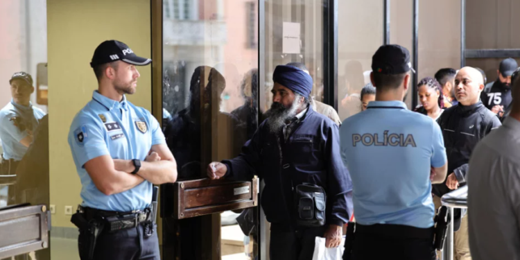 Agência para a Integração Migrações e Asilo rejeitou mais de 108 mil pedidos de regularização de imigrantes desde junho