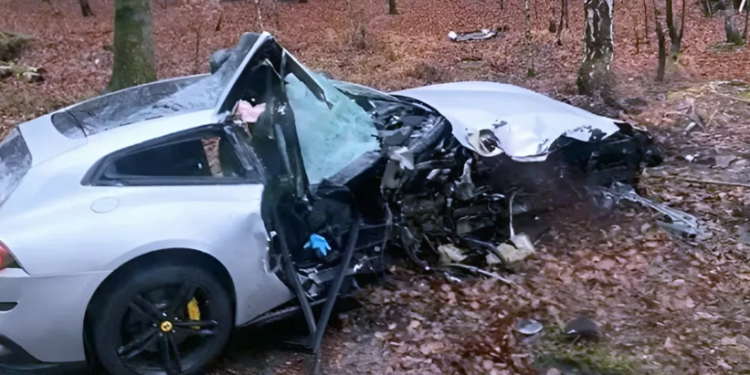 Michail Antonio, estrela do West Ham, sofre grave acidente de carro