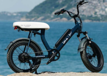 Bicicleta elétrica feita com fibra de abacaxi e plástico reciclado é lançada no Brasil