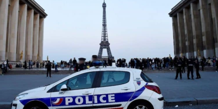 Última hora: Oito brasileiros são presos na França com AR CPLP. Sete foram deportados diretamente para o Brasil