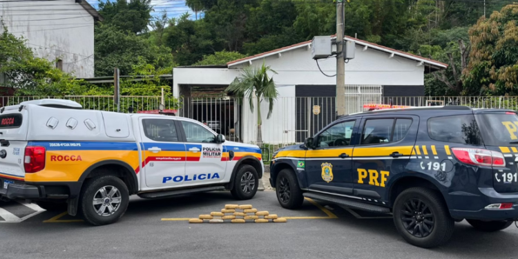 Vídeo; Homem esconde 16 barras de maconha em fundo falso de veículo e é preso na BR-040 em MG