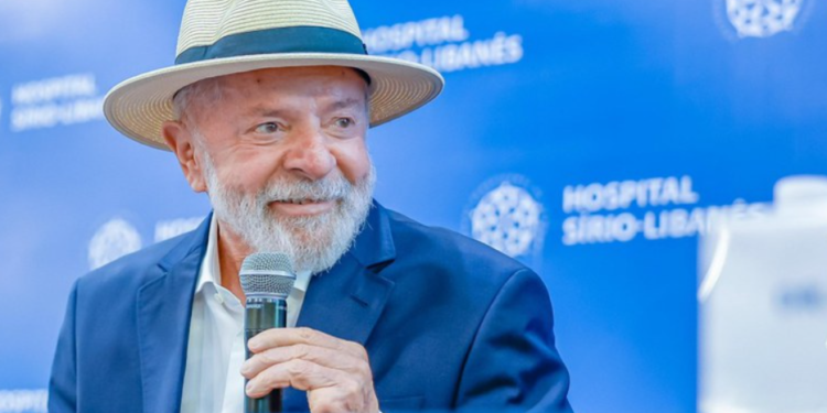 Após notificação do Governo Federal, YouTube retira conteúdo falso sobre saúde do presidente Lula