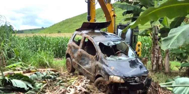 Mulher que faria 51 anos no Natal é encontrada morta em carro arrastado por correnteza em MG