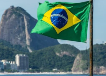 “Brasil tem algo diferente que nenhum outro país tem”. O povo não tem cara de C**”. Diz turista Canadense