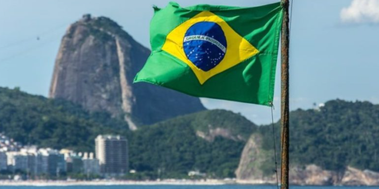 “Brasil tem algo diferente que nenhum outro país tem”. O povo não tem cara de C**”. Diz turista Canadense