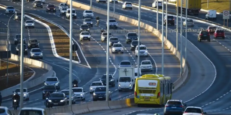 Governo de Minas divulga tabela e benefícios do IPVA 2025; confira