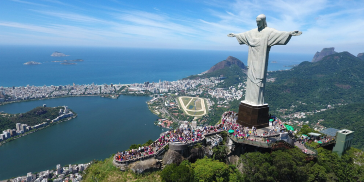 Turistas estrangeiros não vão pagar impostos em compras no Rio de Janeiro: entenda como vai ser na prática