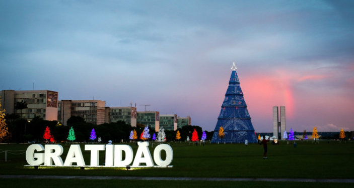 Ministério Público apura suspeita de superfaturamento em decoração de Natal da Esplanada dos Ministérios em Brasília