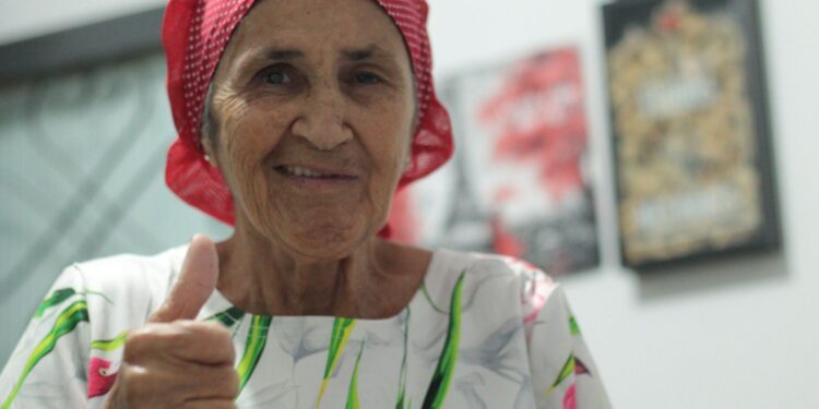 O câncer raro que poucas pessoas conhecem e que tem dor nas costas como principal sintoma