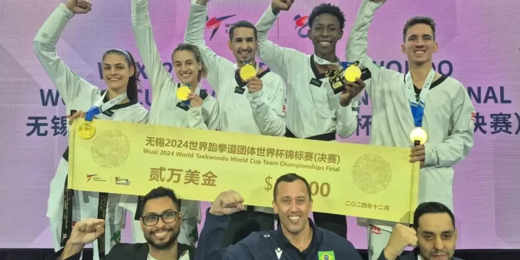 Brasil é bicampeão por equipes na Copa do Mundo de taekwondo na China
