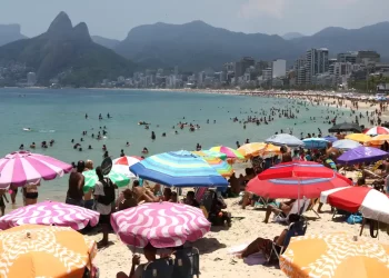 Rio de Janeiro tem verão com recordes de turistas estrangeiros. “Tem muito sol por aqui”