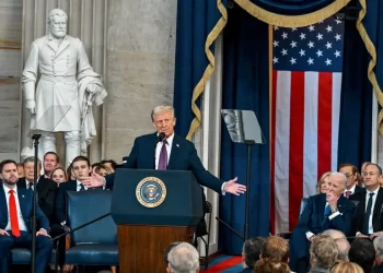 Trump reitera combate à imigração ilegal e fala em “era de ouro”