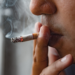 Pesquisa revela que consumo de cigarro reduz a expectativa de vida. “Cada cigarro fumado é menos 20 minutos de vida”