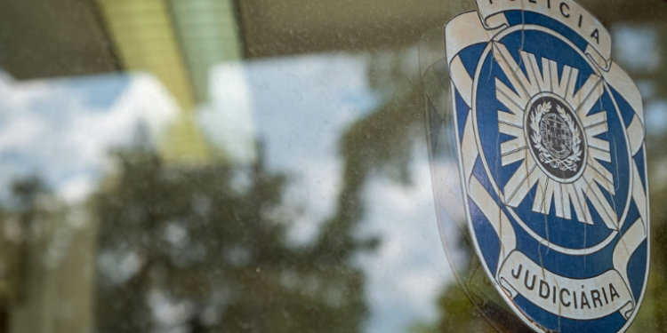 Idoso de 69 Anos é detido pela PJ por ameaças, importunação sexual e injúria contra casal em Santo Tirso