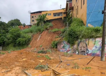 Fortes chuvas em Ipatinga deixam 8 pessoas mortas e outras seguem desaparecidas após deslizamentos de terra