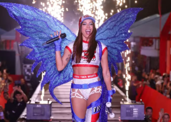 Nada humilde: Anitta é duramente criticada por expulsar fã que subiu no palco durante show no Maranhão