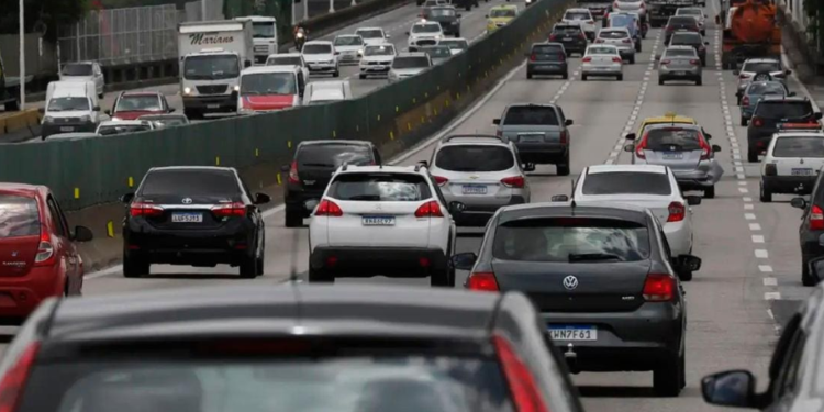 Serasa lança calculadora de IPVA e guia para facilitar o pagamento em 2025