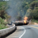 BR-251 é interditada após caminhão-tanque pegar fogo e motorista morrer carbonizado
