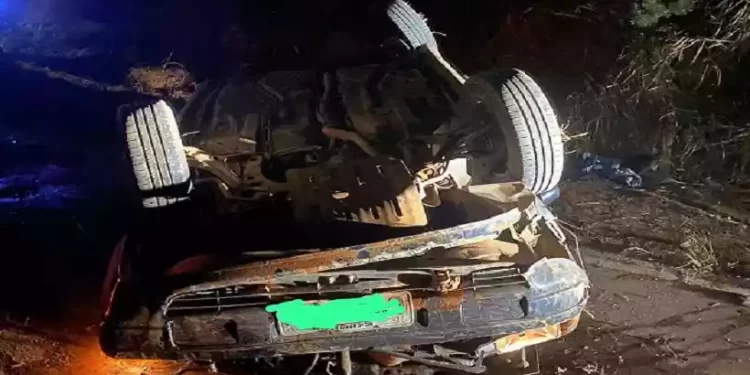 Homem morre após carro capotar em rodovia no interior de MG