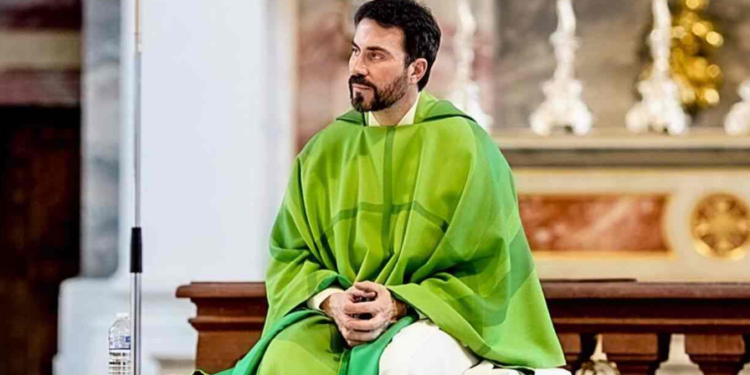 Padre Fábio de Melo anuncia pausa em shows para tratar depressão: ‘Não está sendo fácil’