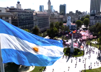 Argentina anuncia saída da OMS alegando “divergências profundas”