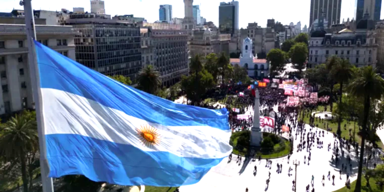 Argentina anuncia saída da OMS alegando “divergências profundas”